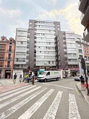 3 soveværelse Lejlighed til salg i Centro Urbano, Oviedo med garage - € 220.000 (Ref: 9187983)