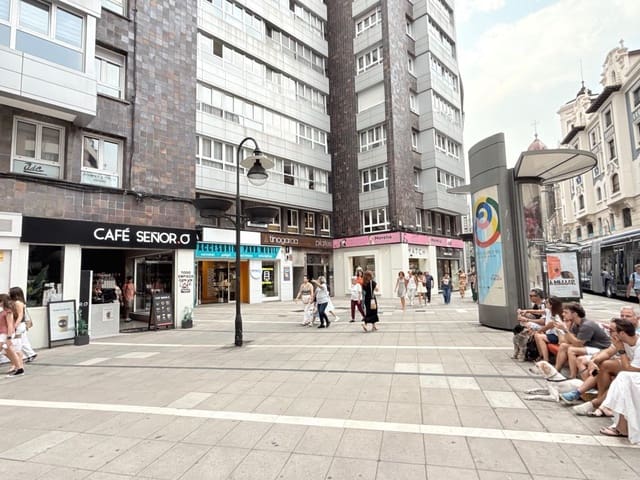 3 soveværelse Lejlighed til salg i Centro Urbano, Oviedo med garage - € 220.000 (Ref: 9187983)