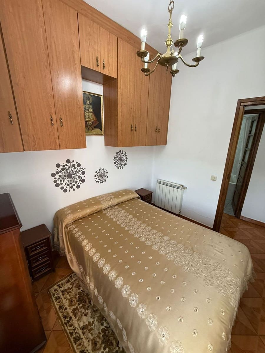 3 soveværelse Finca/Landehus til salg i Oviedo med garage - € 90.000 (Ref: 9295025)