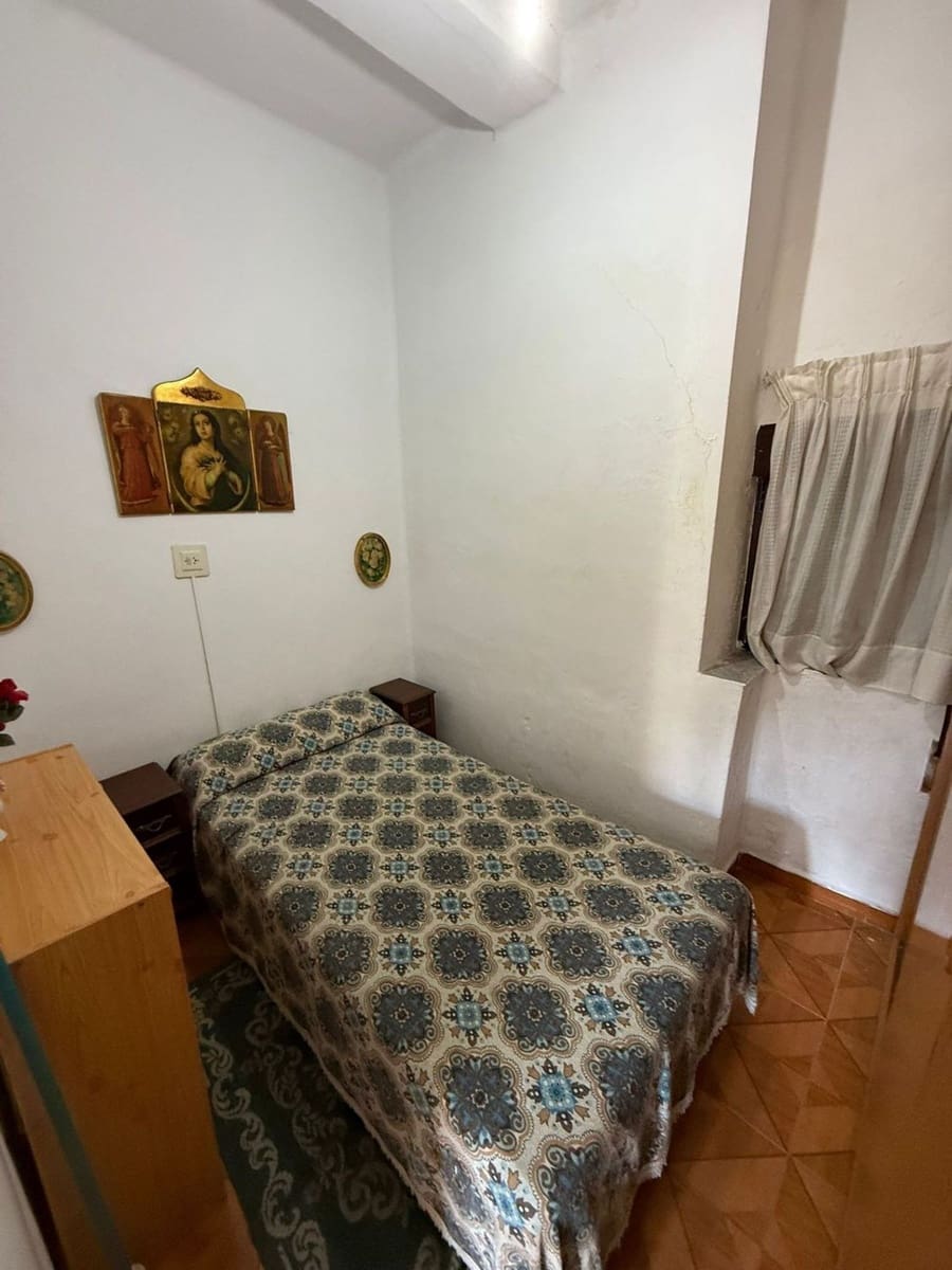 3 soveværelse Finca/Landehus til salg i Oviedo med garage - € 90.000 (Ref: 9295025)