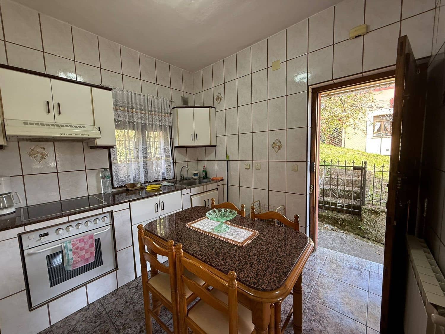 3 soveværelse Finca/Landehus til salg i Oviedo med garage - € 90.000 (Ref: 9295025)