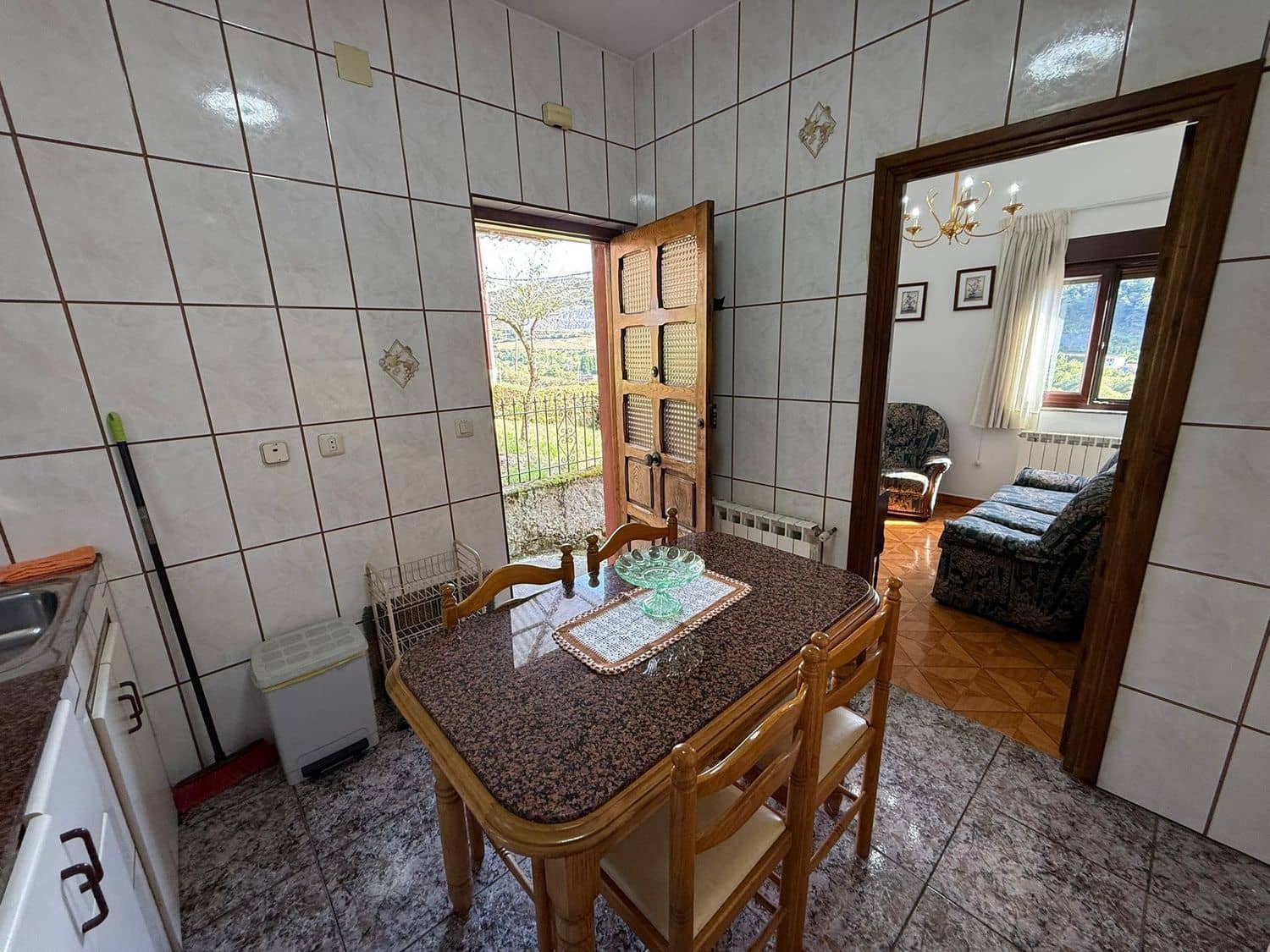 3 soveværelse Finca/Landehus til salg i Oviedo med garage - € 90.000 (Ref: 9295025)