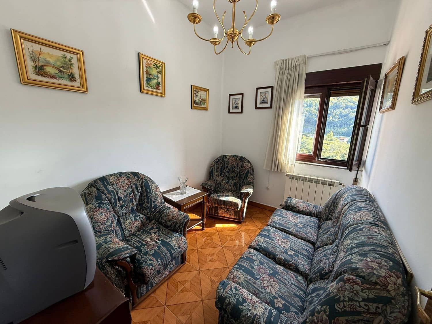 3 soveværelse Finca/Landehus til salg i Oviedo med garage - € 90.000 (Ref: 9295025)