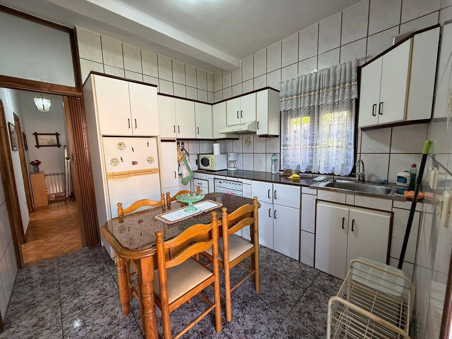 3 soveværelse Finca/Landehus til salg i Oviedo med garage - € 90.000 (Ref: 9295025)