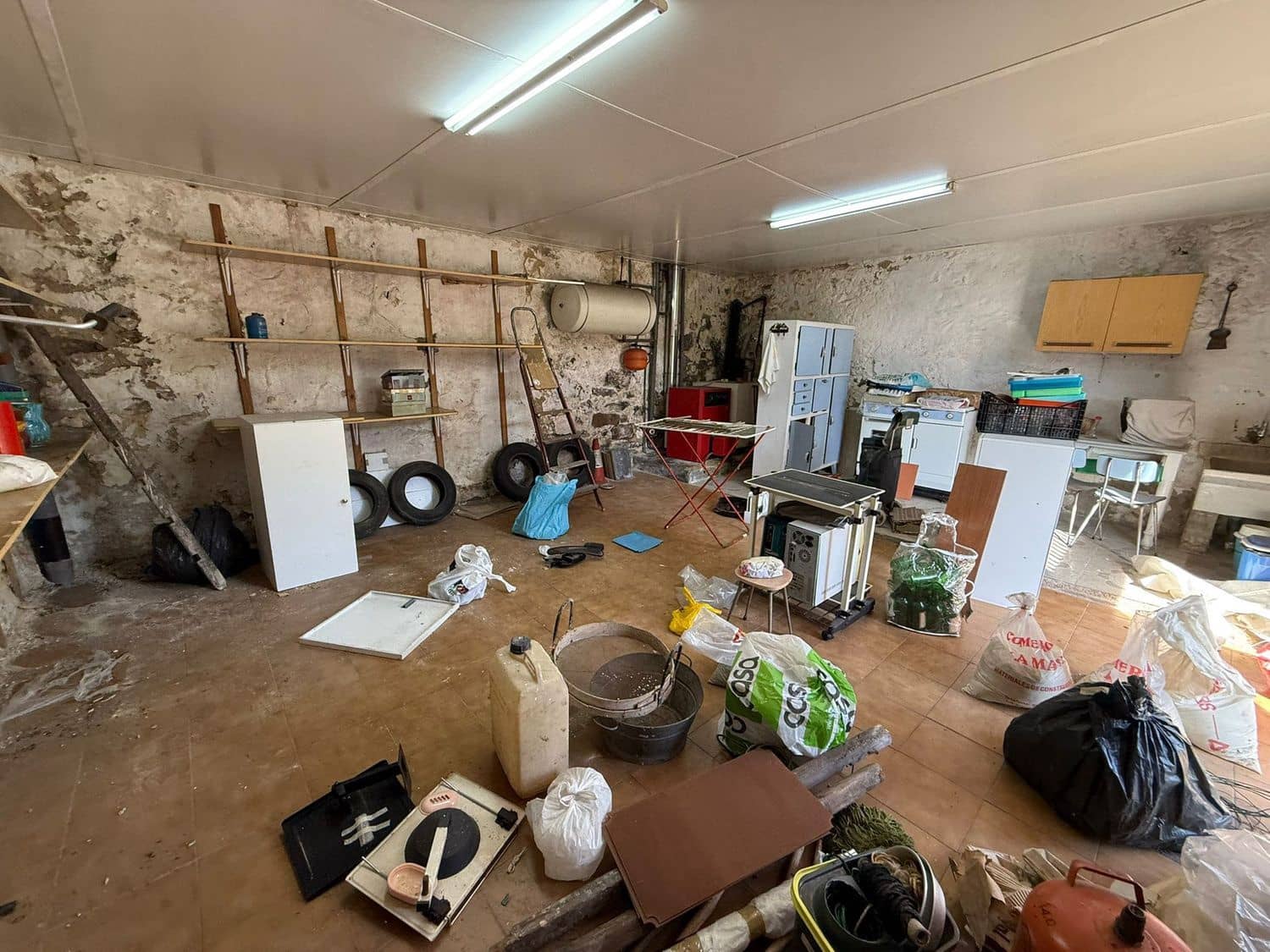 3 soveværelse Finca/Landehus til salg i Oviedo med garage - € 90.000 (Ref: 9295025)