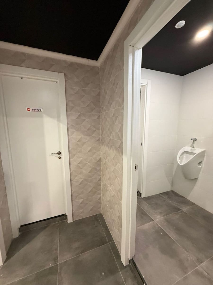 Local Commercial à vendre à Oviedo - 209 000 € (Ref: 9455786)