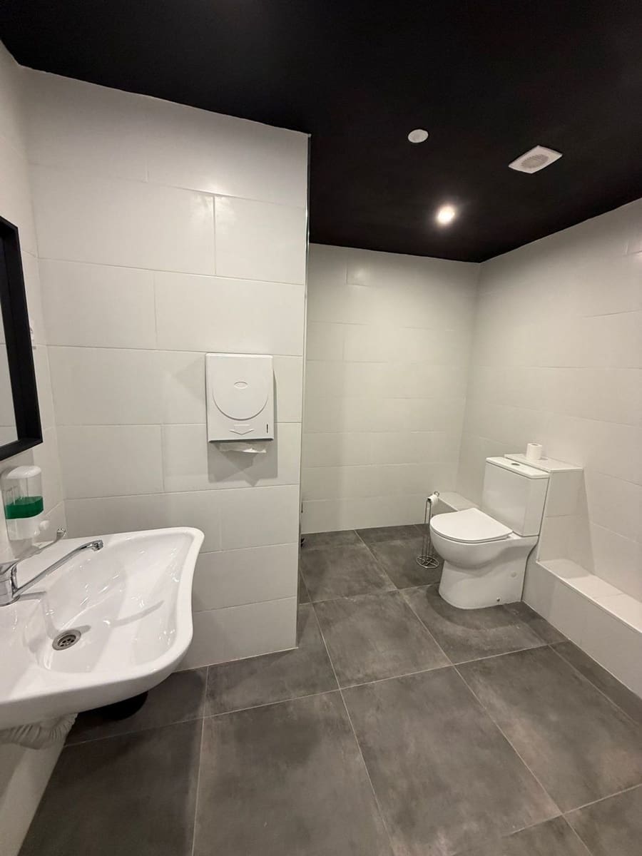 Local Commercial à vendre à Oviedo - 209 000 € (Ref: 9455786)