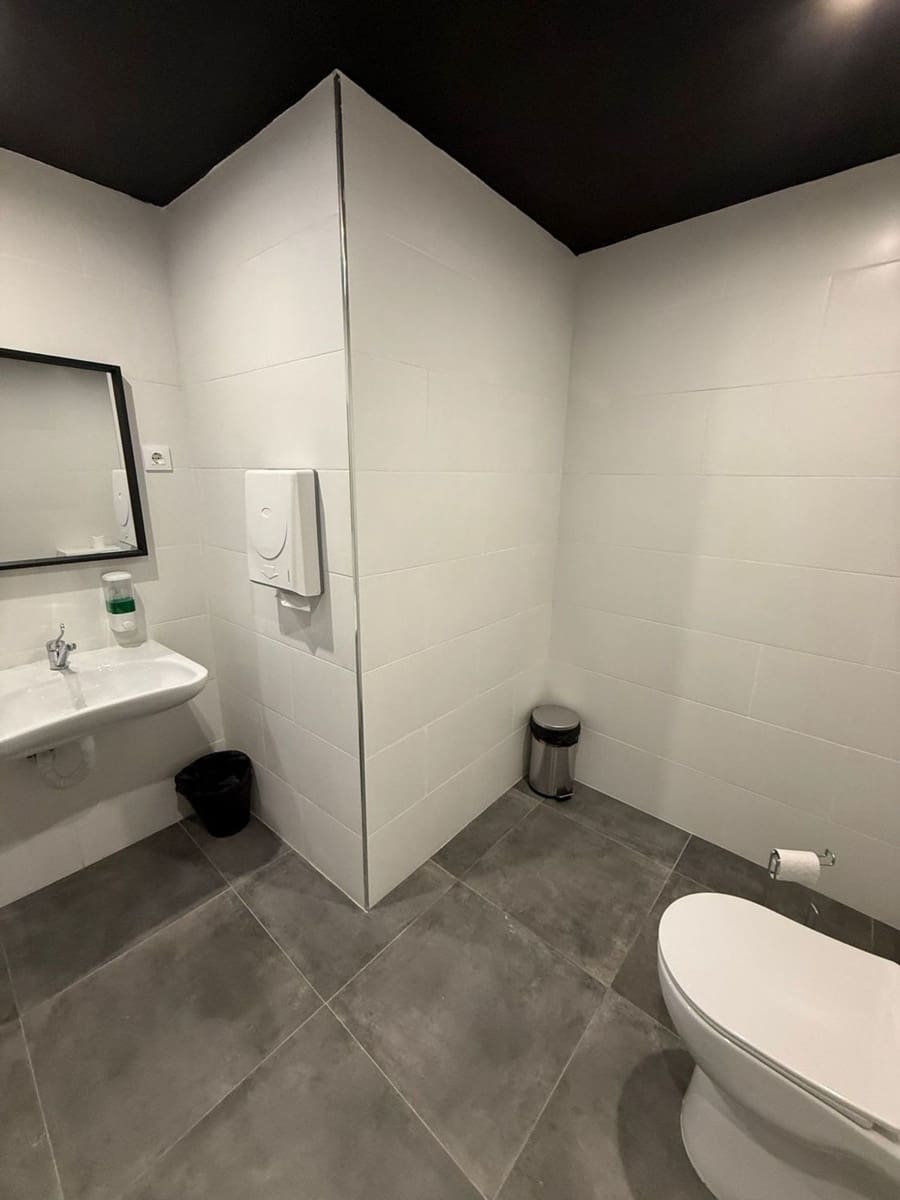 Local Commercial à vendre à Oviedo - 209 000 € (Ref: 9455786)