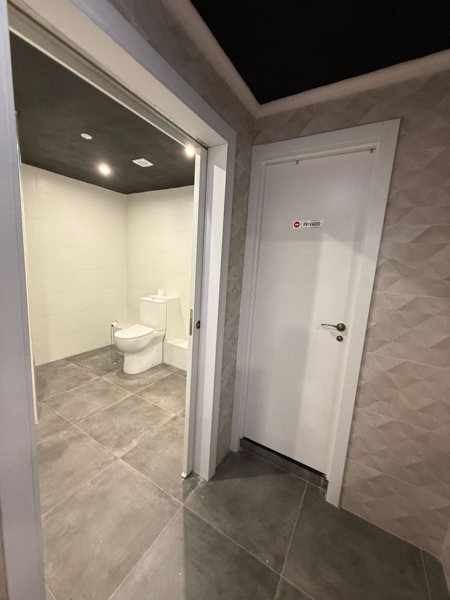 Local Commercial à vendre à Oviedo - 209 000 € (Ref: 9455786)