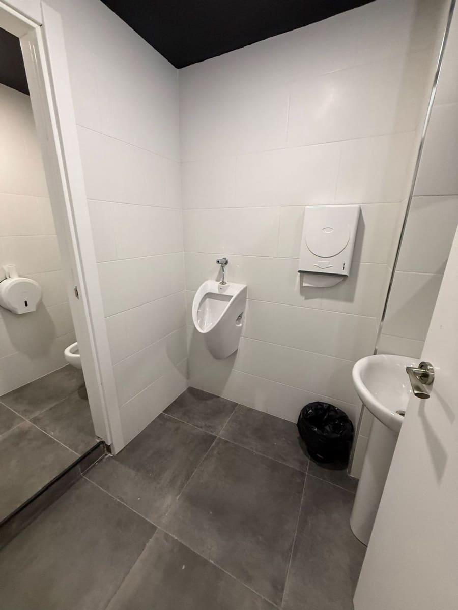 Local Commercial à vendre à Oviedo - 209 000 € (Ref: 9455786)