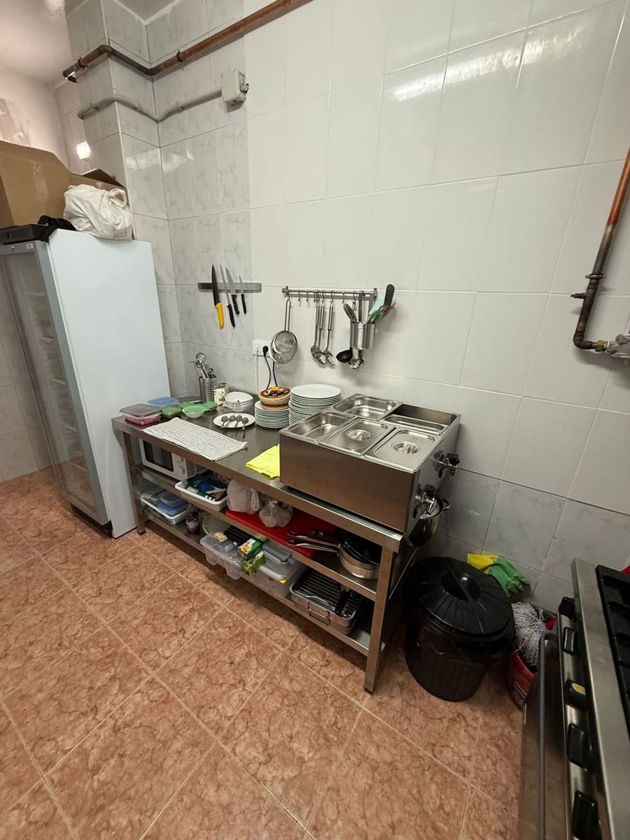 Local Commercial à vendre à Oviedo - 209 000 € (Ref: 9455786)