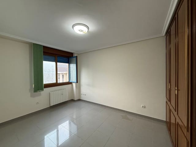 Ufficio da affittare in Centro Urbano, Oviedo - 330 € (Rif: 9496777)