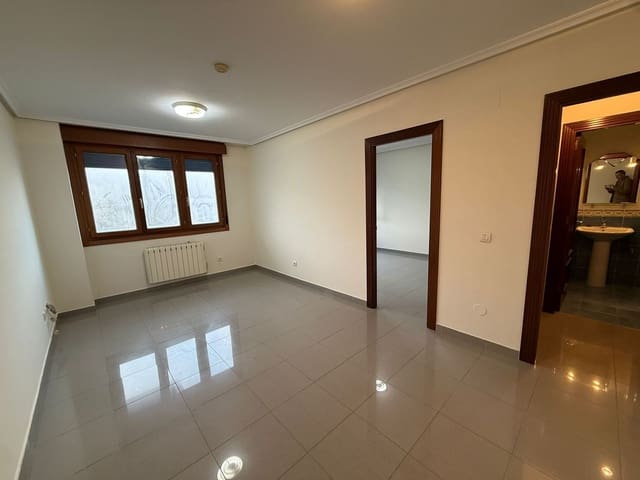 Ufficio da affittare in Centro Urbano, Oviedo - 330 € (Rif: 9496777)