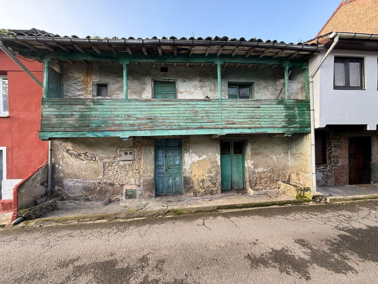 3 bedroom Townhouse for sale in Oviedo with garage - € 80,000 (Ref: 9496778)