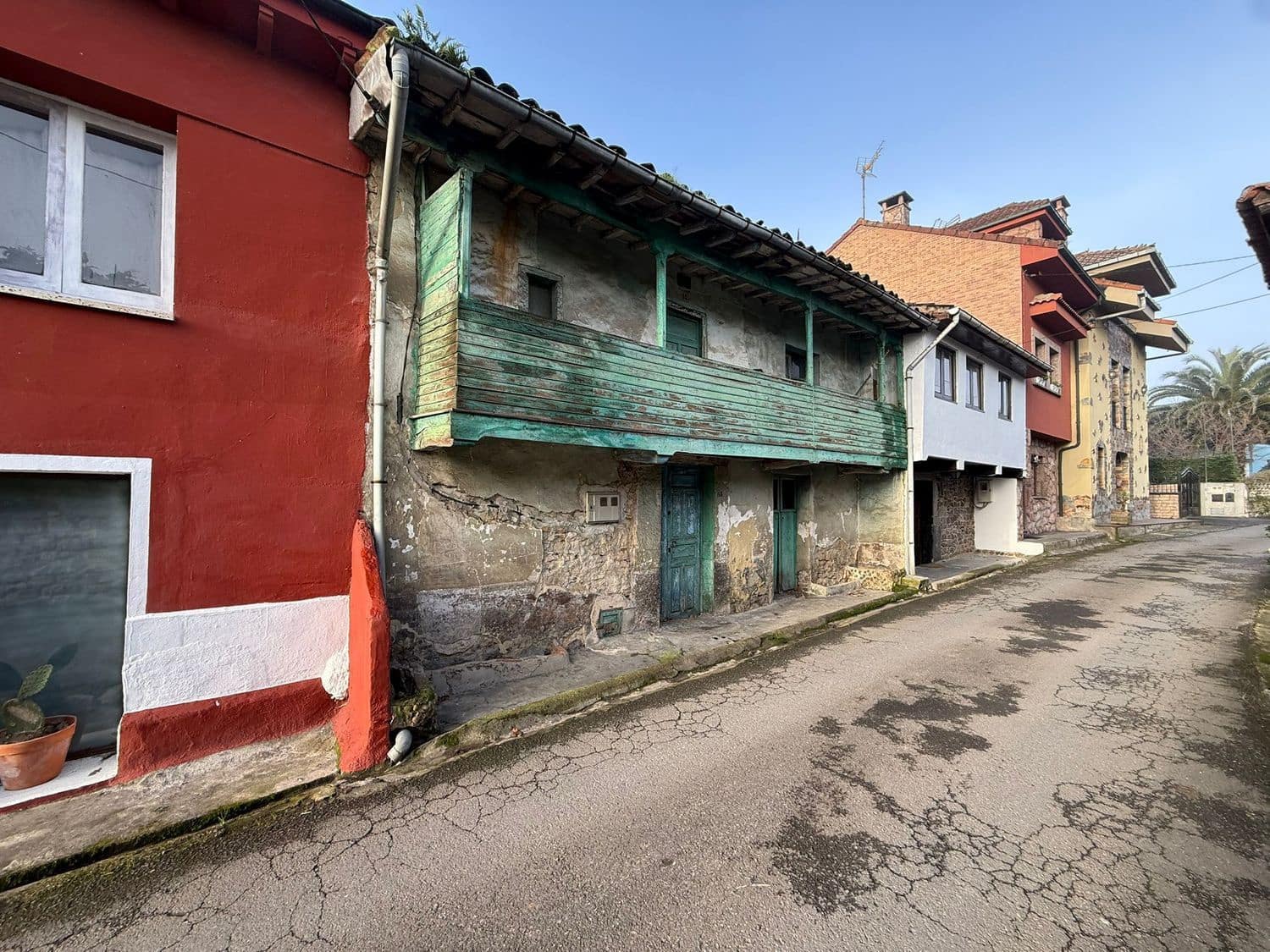 3 bedroom Townhouse for sale in Oviedo with garage - € 80,000 (Ref: 9496778)