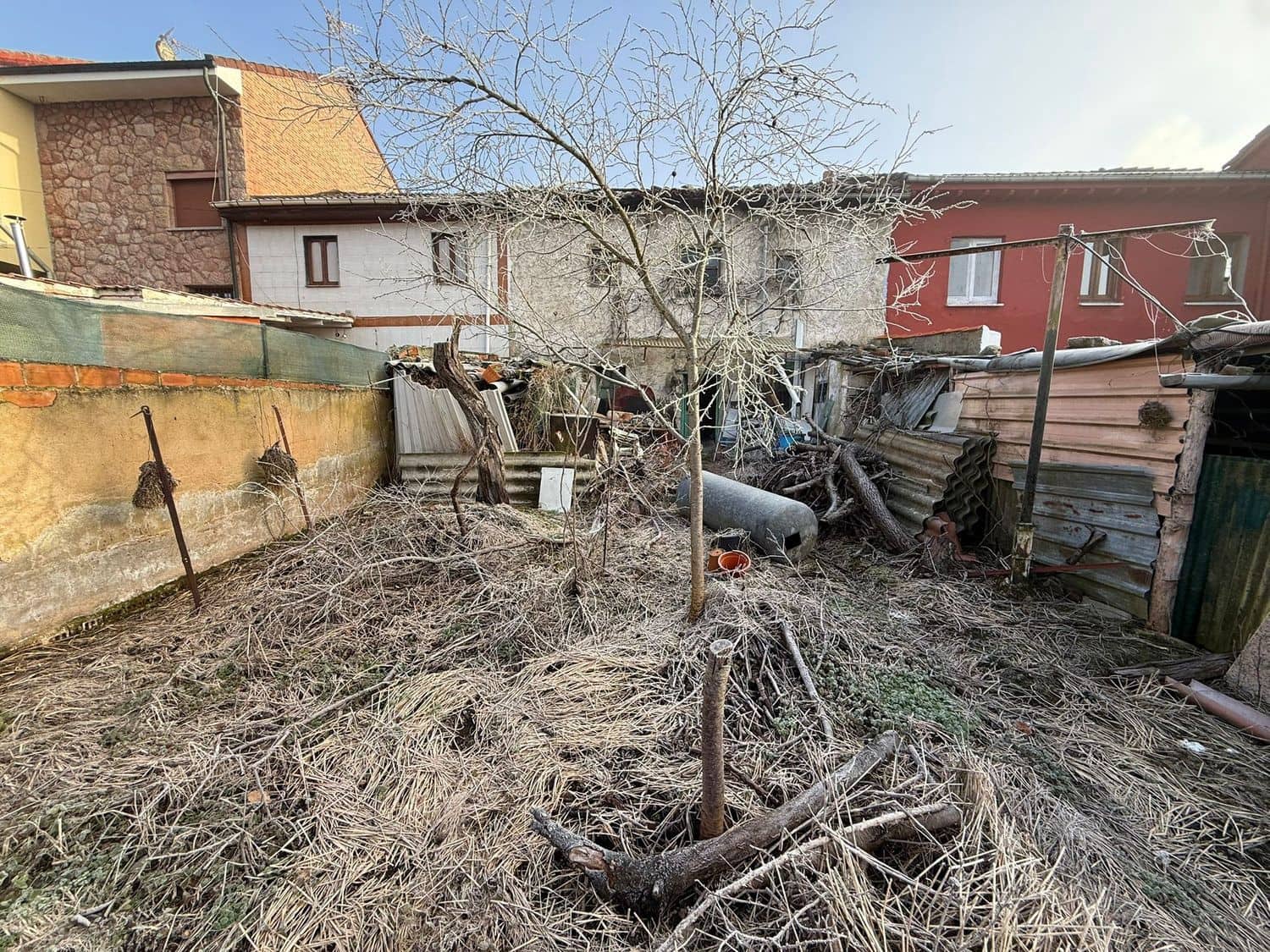 3 bedroom Townhouse for sale in Oviedo with garage - € 80,000 (Ref: 9496778)