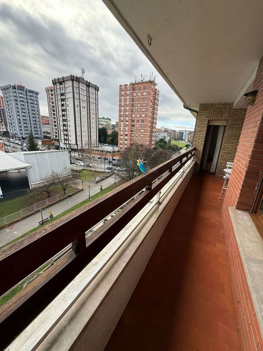 4 camera da letto Appartamento da affittare in Oviedo con garage - 1.200 € (Rif: 9496779)