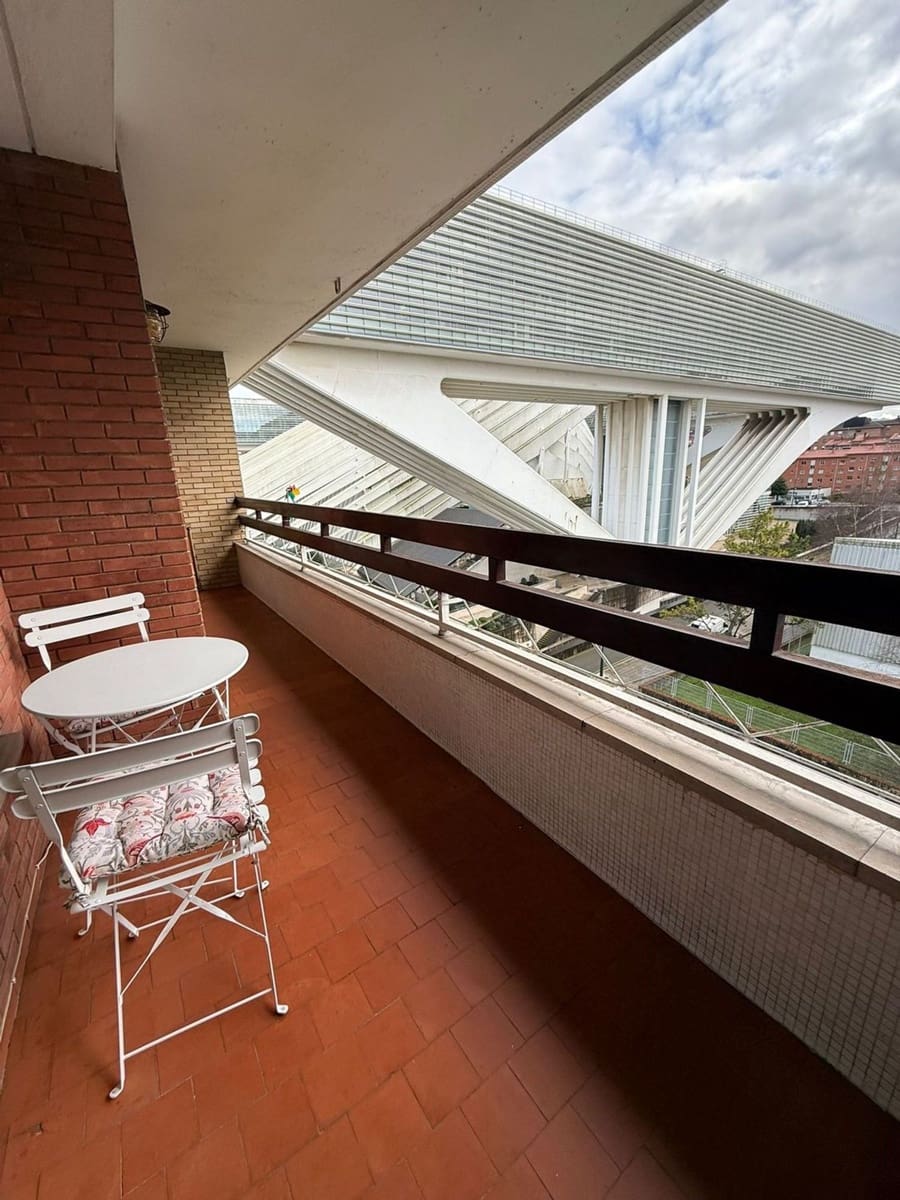 4 camera da letto Appartamento da affittare in Oviedo con garage - 1.200 € (Rif: 9496779)