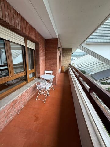 4 slaapkamer Appartement te huur in Centro Urbano, Oviedo met garage - € 1.200 (Ref: 9496779)