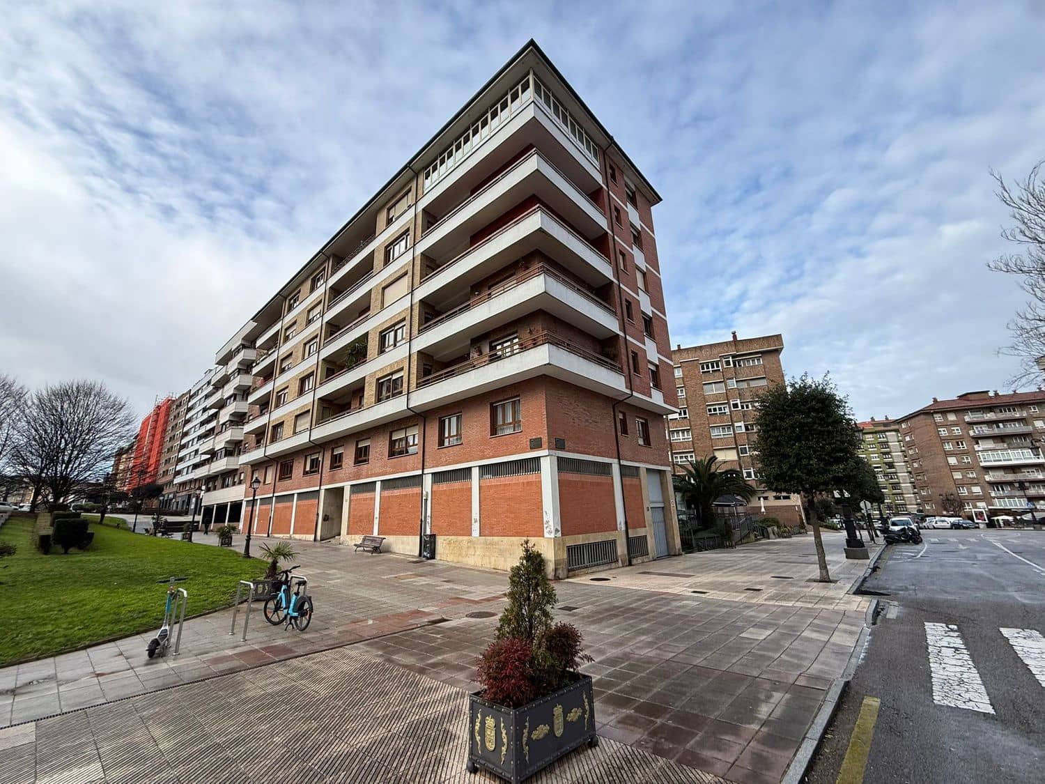 4 camera da letto Appartamento da affittare in Oviedo con garage - 1.200 € (Rif: 9496779)