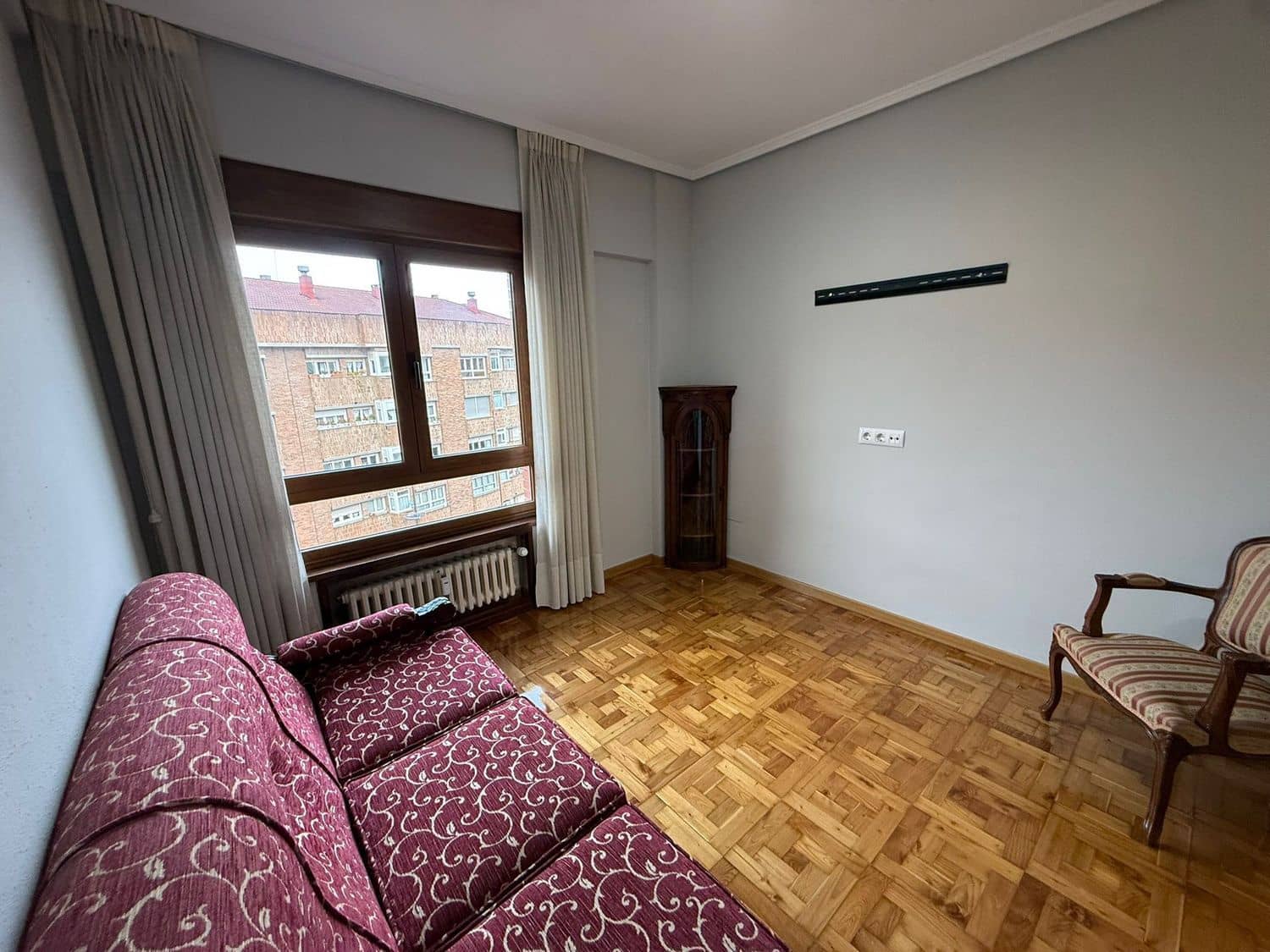 4 camera da letto Appartamento da affittare in Oviedo con garage - 1.200 € (Rif: 9496779)