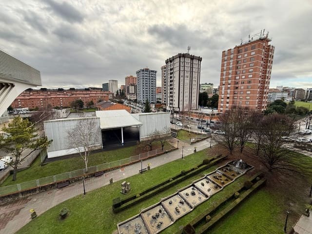 4 camera da letto Appartamento da affittare in Centro Urbano, Oviedo con garage - 1.200 € (Rif: 9496779)