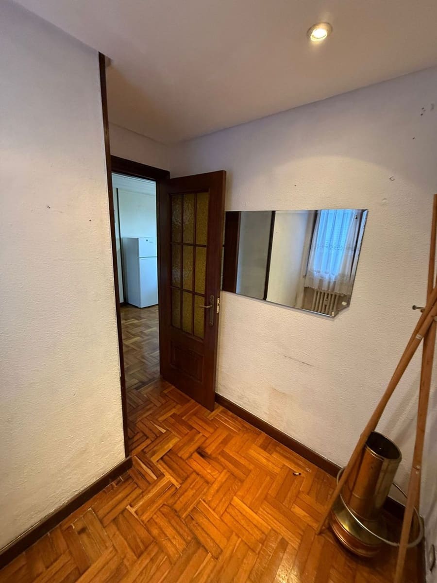 2 bedroom Apartment for sale in Oviedo with garage - € 219,000 (Ref: 9540837)