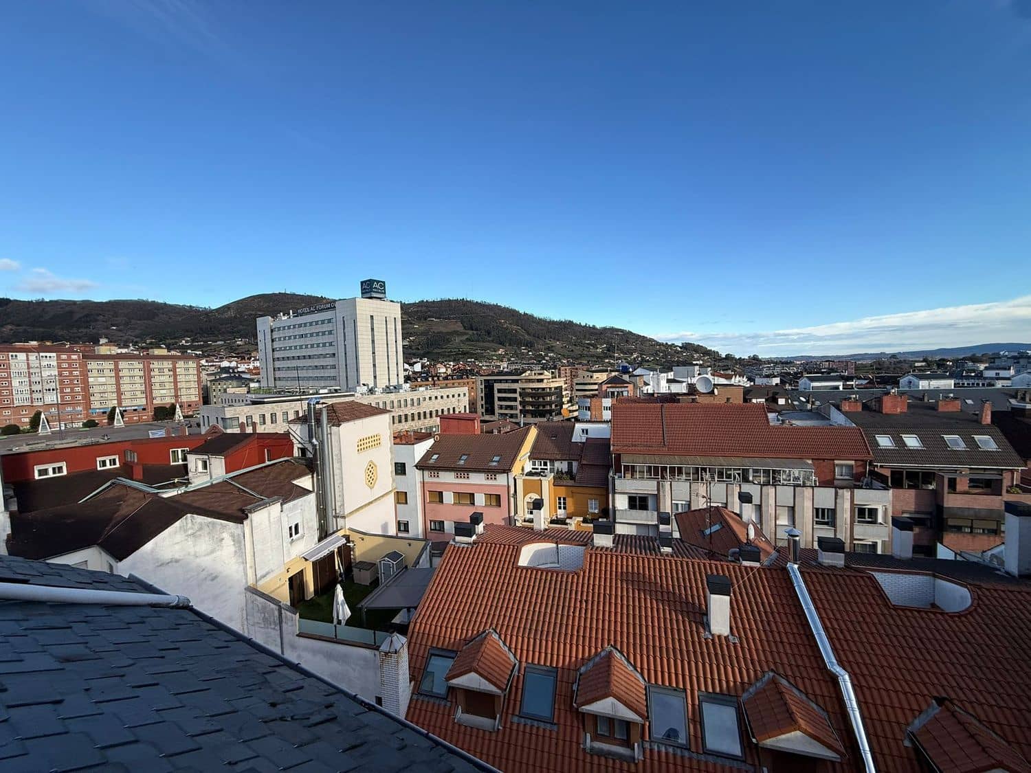 2 bedroom Apartment for sale in Oviedo with garage - € 219,000 (Ref: 9540837)