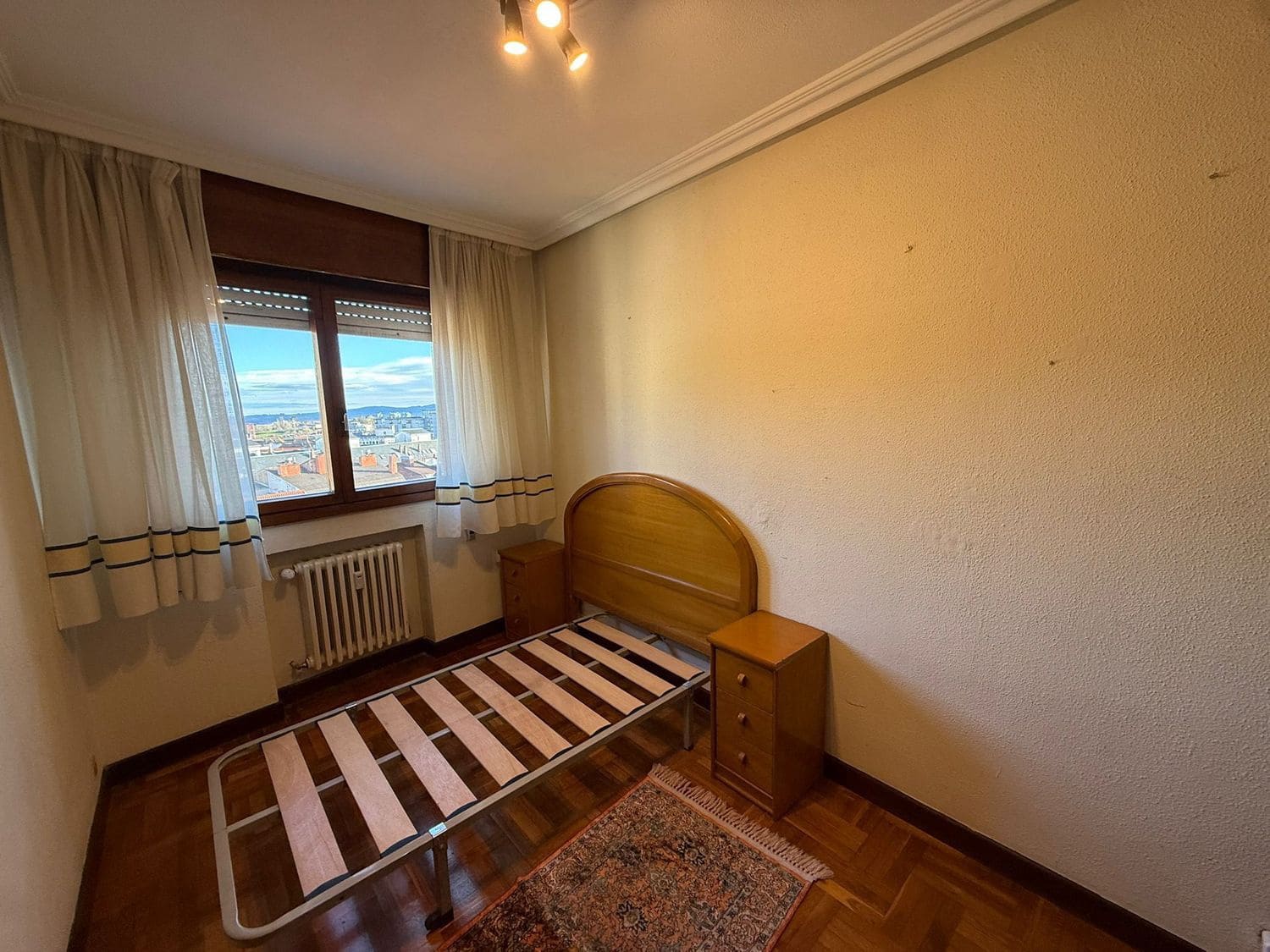 2 bedroom Apartment for sale in Oviedo with garage - € 219,000 (Ref: 9540837)