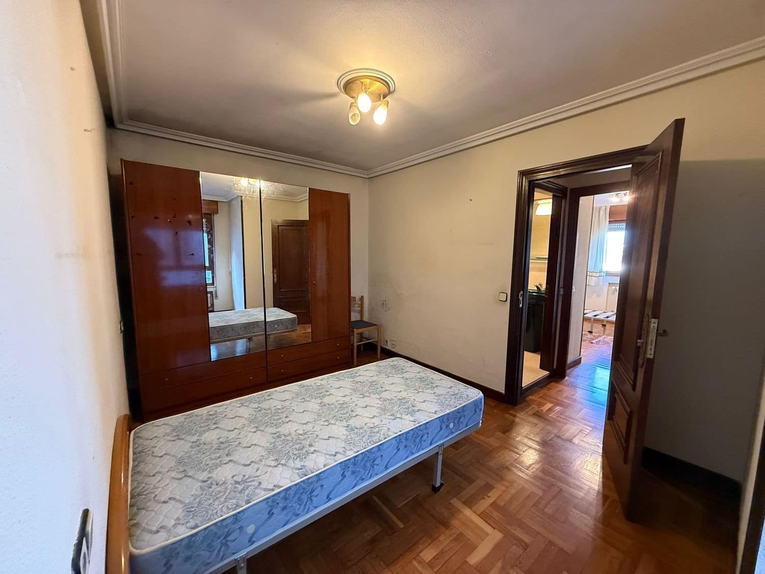 2 bedroom Apartment for sale in Oviedo with garage - € 219,000 (Ref: 9540837)