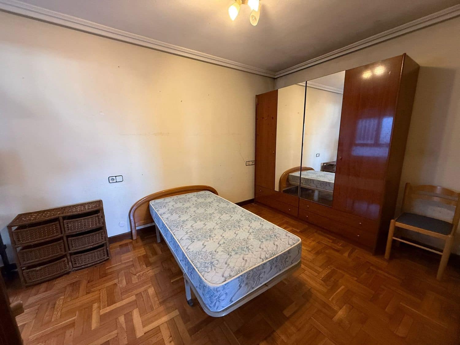 2 bedroom Apartment for sale in Oviedo with garage - € 219,000 (Ref: 9540837)