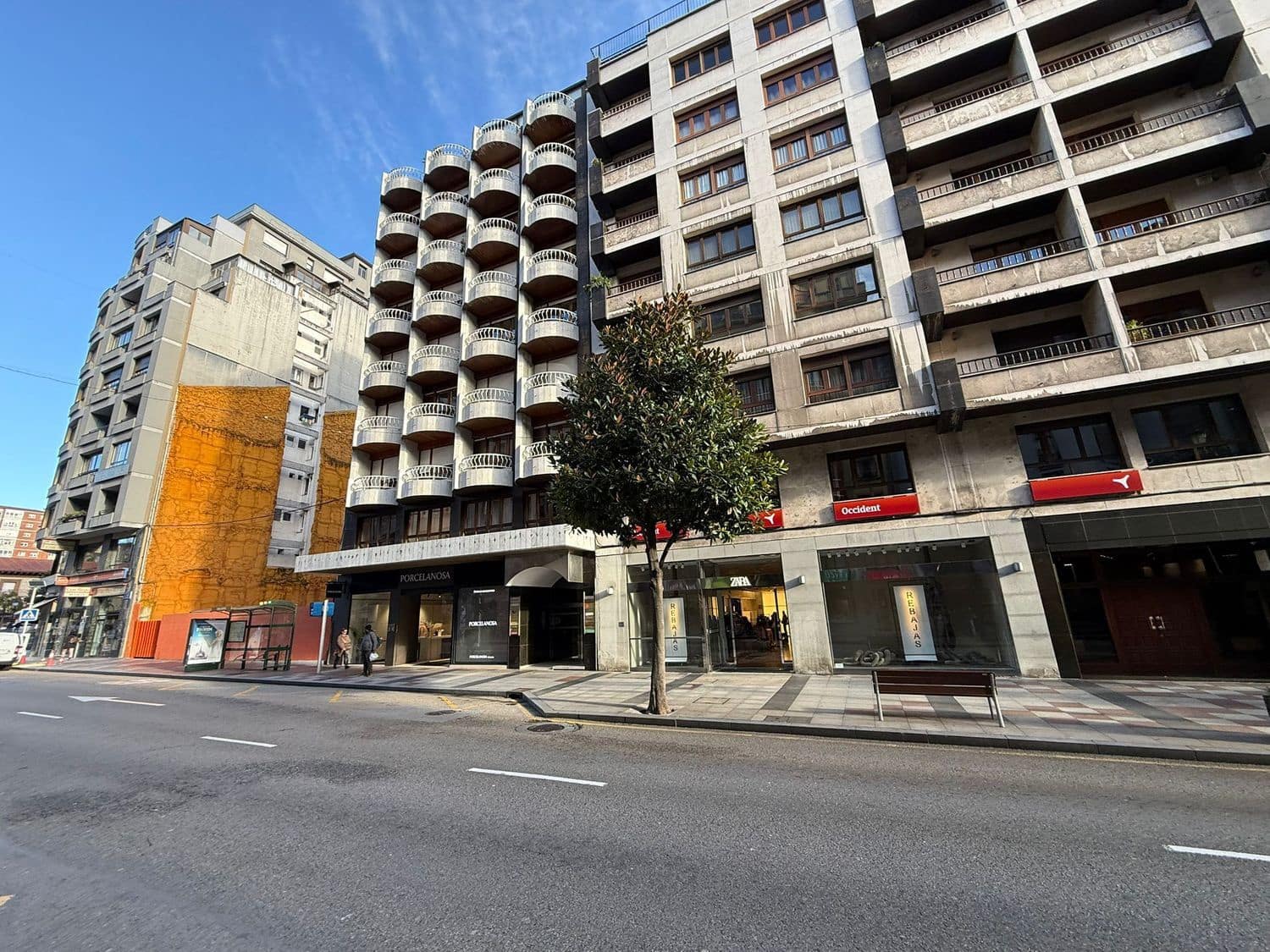 2 bedroom Apartment for sale in Oviedo with garage - € 219,000 (Ref: 9540837)