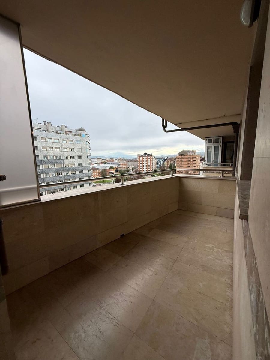 2 quarto Apartamento para arrendar em Oviedo com garagem - 750 € (Ref: 9575507)