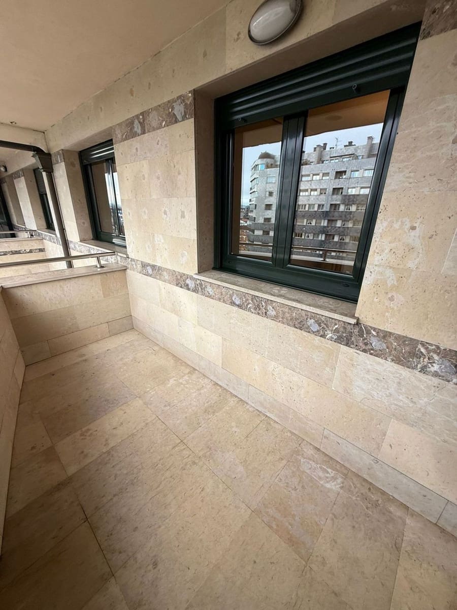 2 quarto Apartamento para arrendar em Oviedo com garagem - 750 € (Ref: 9575507)