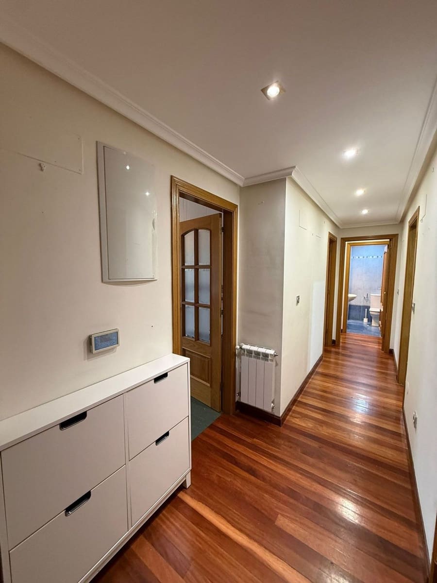 2 quarto Apartamento para arrendar em Oviedo com garagem - 750 € (Ref: 9575507)