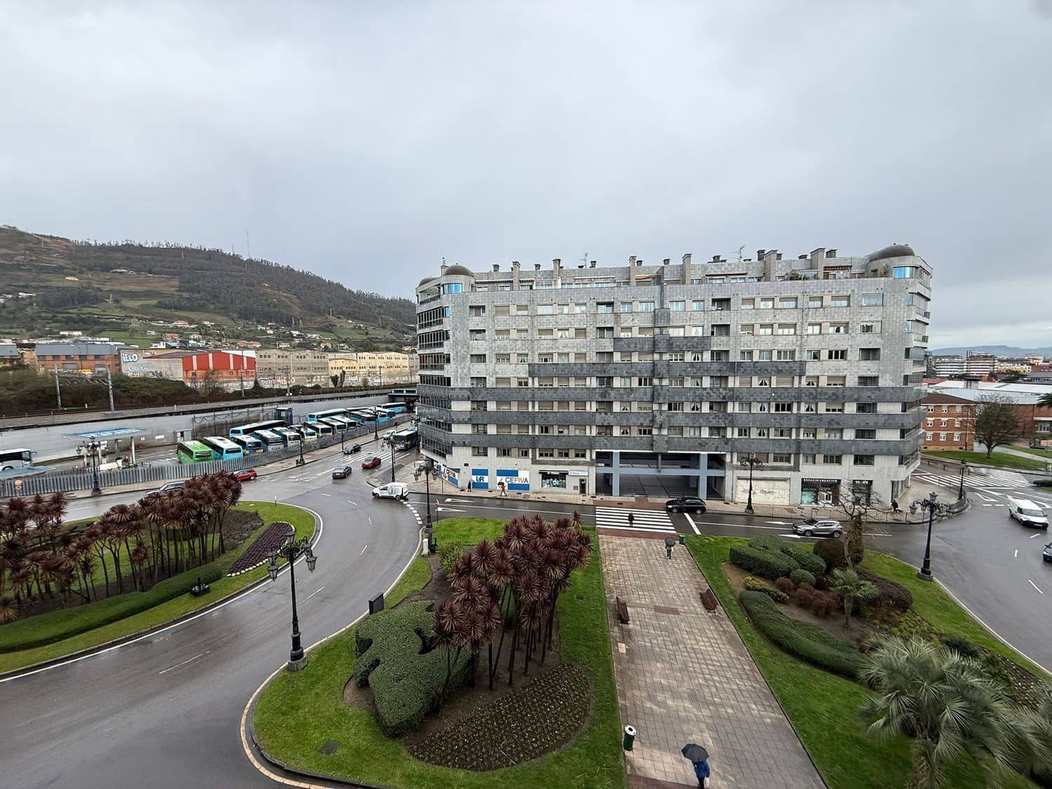 2 quarto Apartamento para arrendar em Oviedo com garagem - 750 € (Ref: 9575507)