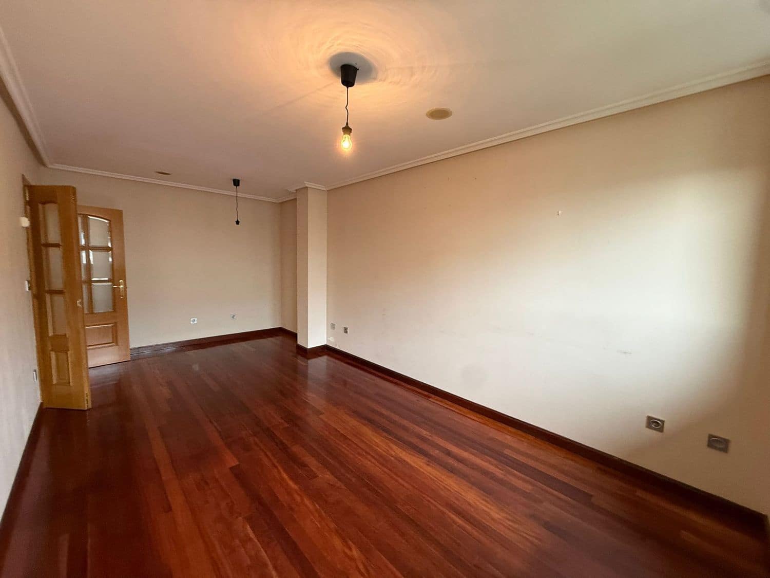 2 quarto Apartamento para arrendar em Oviedo com garagem - 750 € (Ref: 9575507)