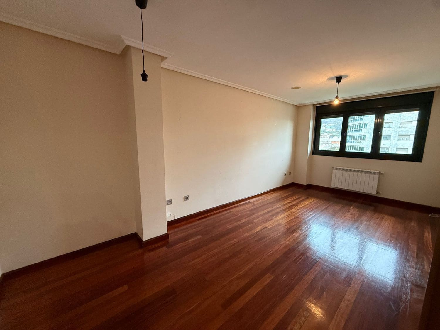 2 quarto Apartamento para arrendar em Oviedo com garagem - 750 € (Ref: 9575507)