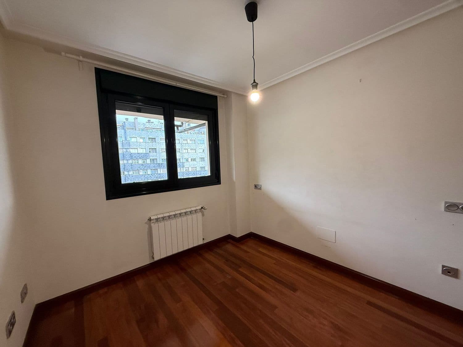 2 quarto Apartamento para arrendar em Oviedo com garagem - 750 € (Ref: 9575507)