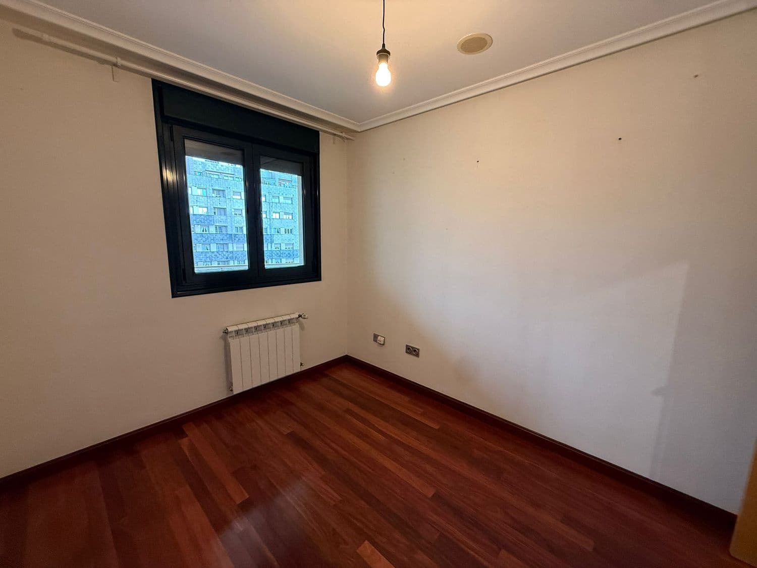 2 quarto Apartamento para arrendar em Oviedo com garagem - 750 € (Ref: 9575507)