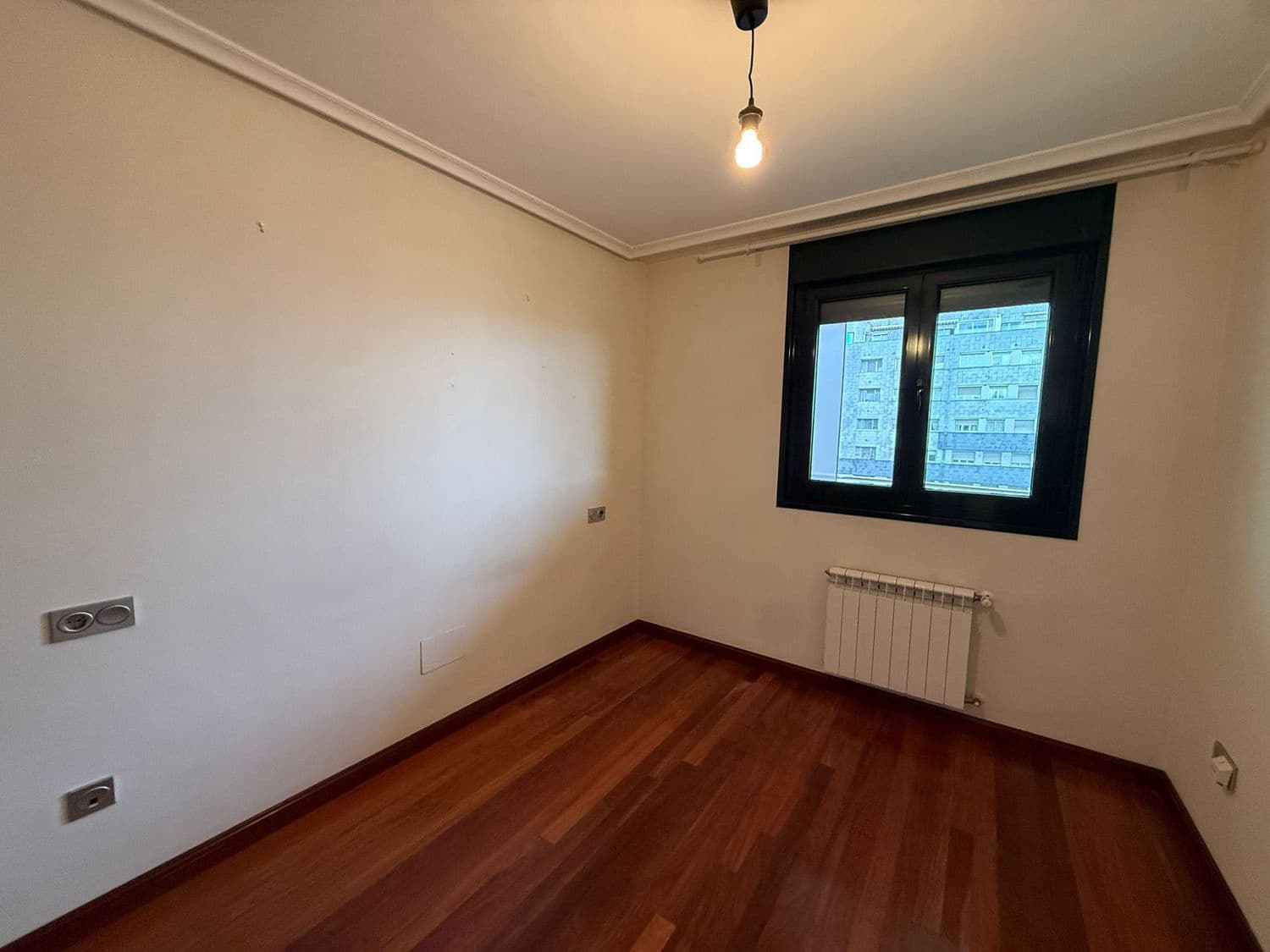2 quarto Apartamento para arrendar em Oviedo com garagem - 750 € (Ref: 9575507)