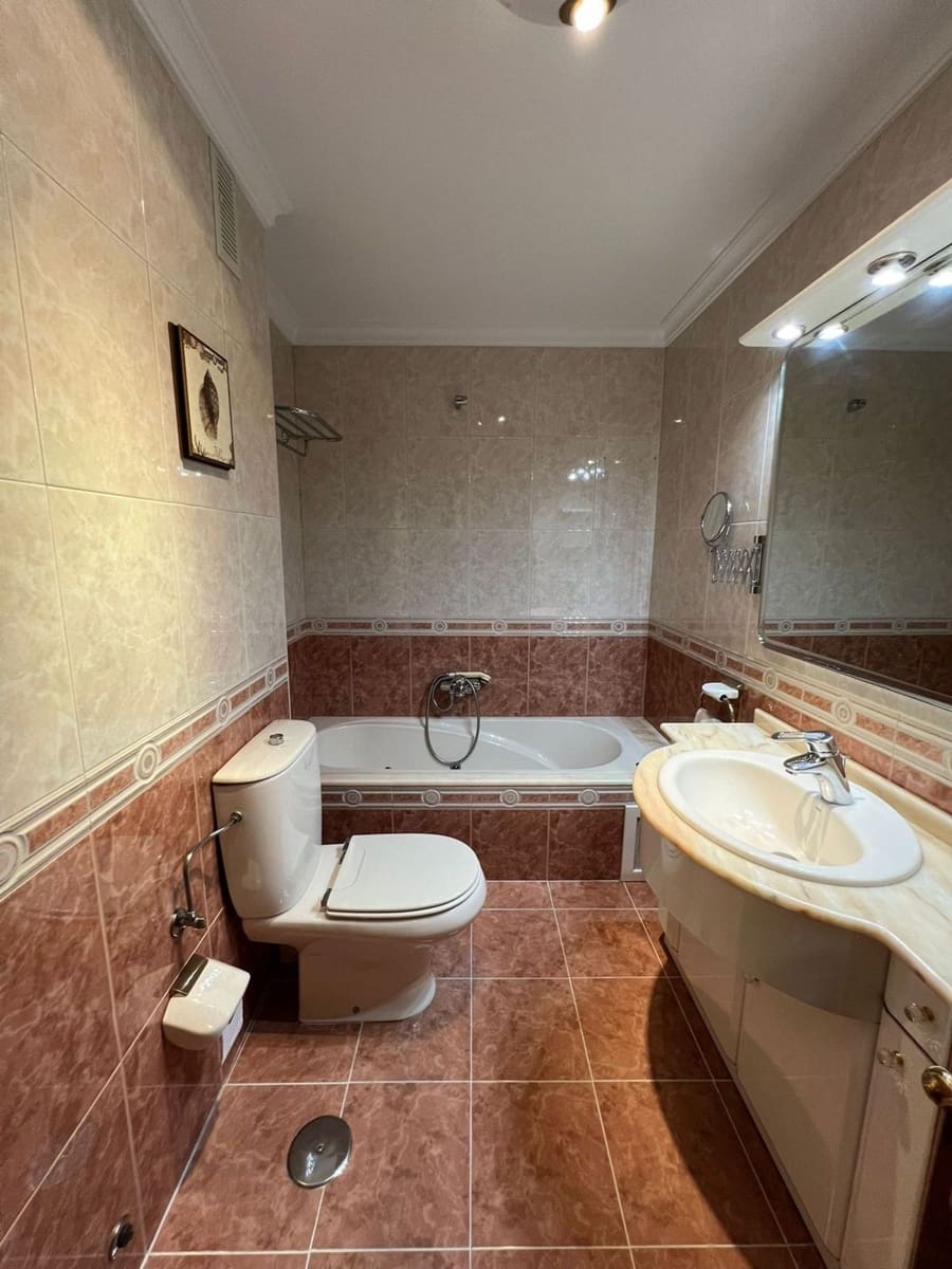 2 bedroom Apartment for rent in Oviedo with garage - € 790 (Ref: 9669851)