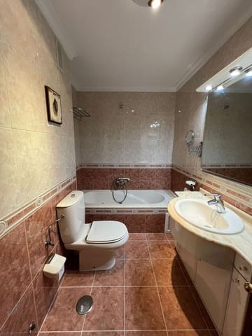 2 bedroom Apartment for rent in Centro Urbano, Oviedo with garage - € 790 (Ref: 9669851)