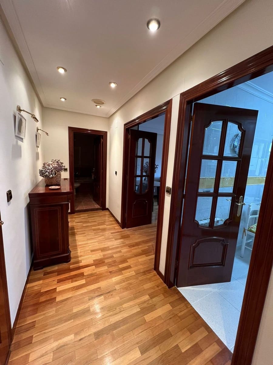 2 bedroom Apartment for rent in Oviedo with garage - € 790 (Ref: 9669851)