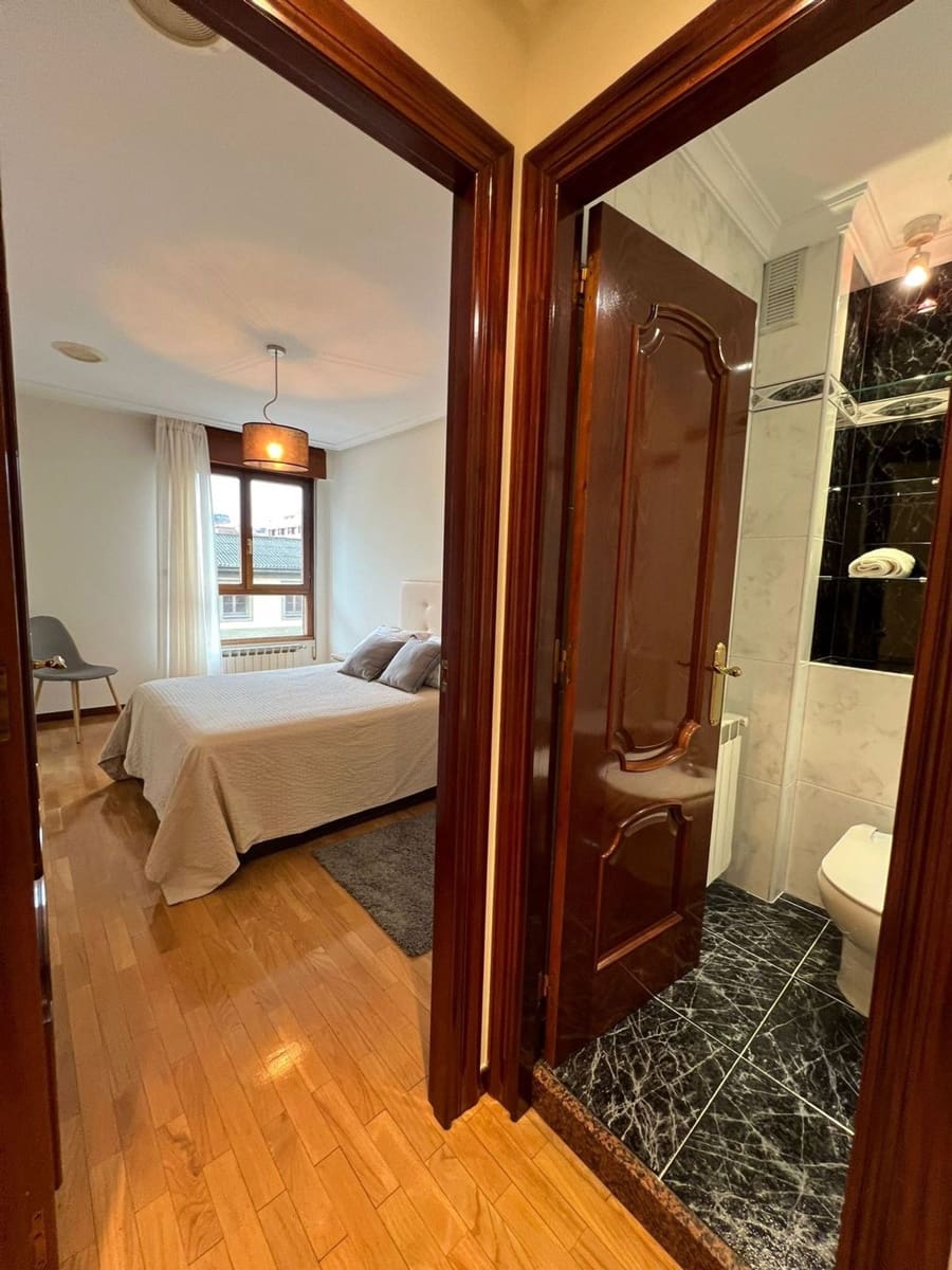 2 bedroom Apartment for rent in Oviedo with garage - € 790 (Ref: 9669851)