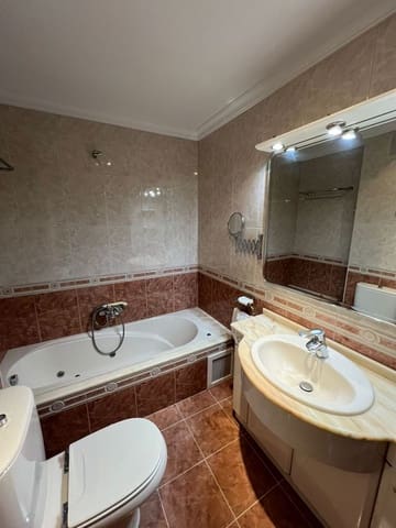 2 bedroom Apartment for rent in Centro Urbano, Oviedo with garage - € 790 (Ref: 9669851)