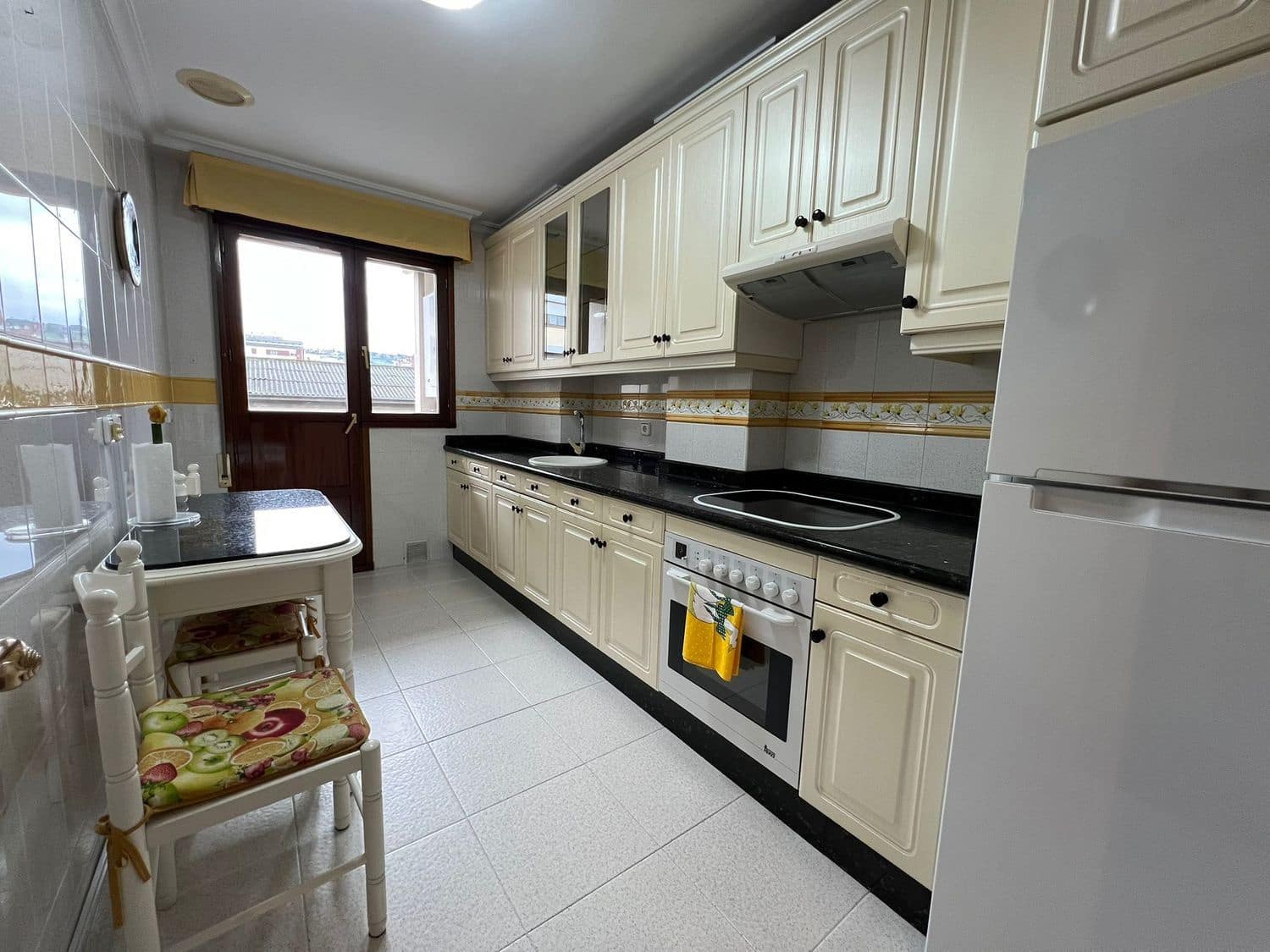 2 bedroom Apartment for rent in Oviedo with garage - € 790 (Ref: 9669851)