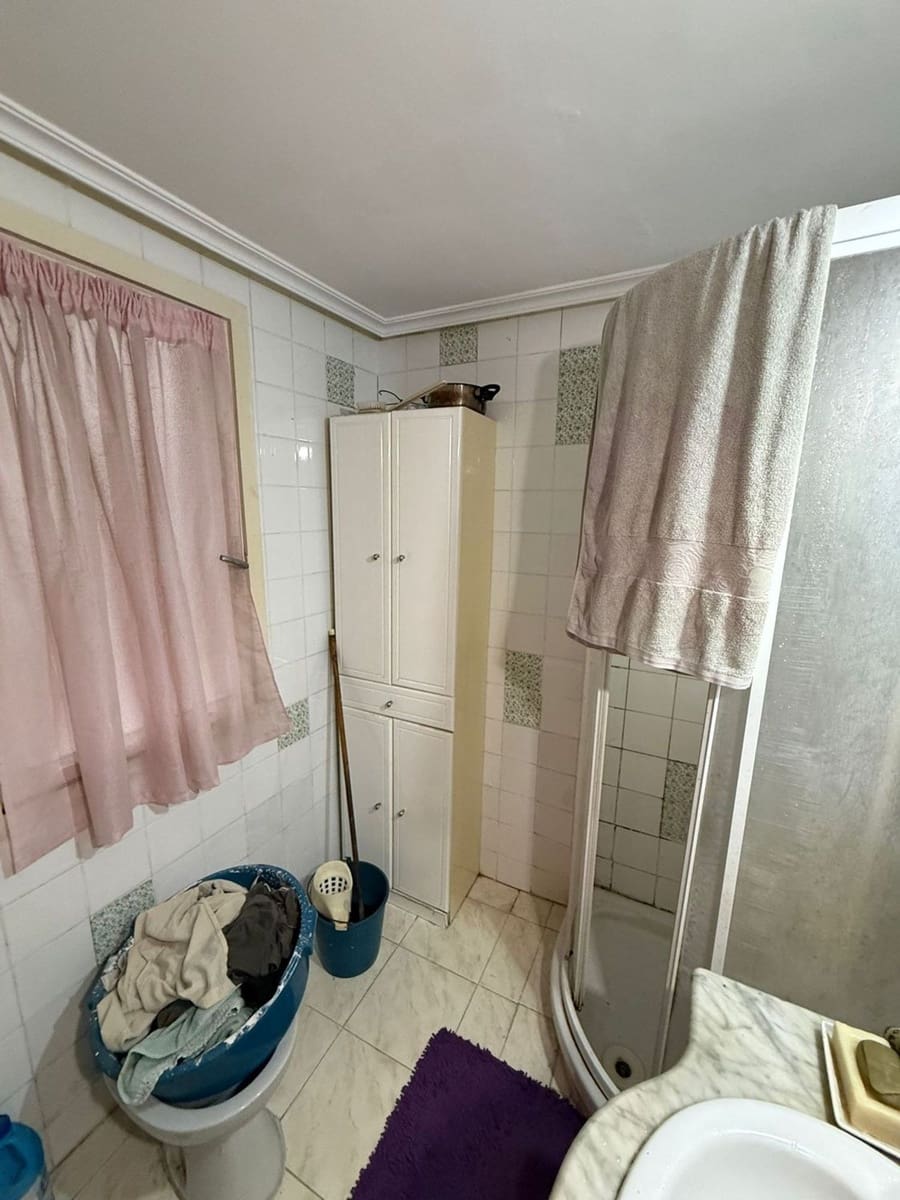 3 bedroom Apartment for sale in Oviedo with garage - € 133,000 (Ref: 9697986)