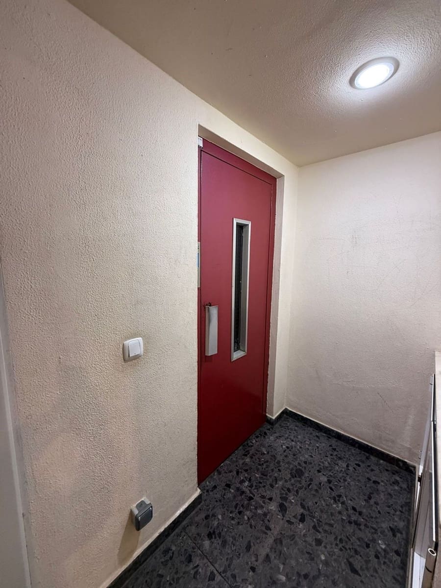 3 bedroom Apartment for sale in Oviedo with garage - € 133,000 (Ref: 9697986)