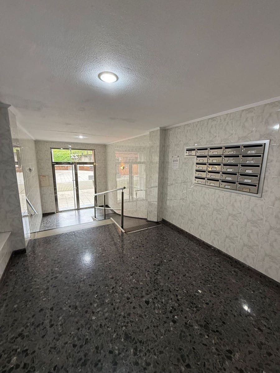 3 bedroom Apartment for sale in Oviedo with garage - € 133,000 (Ref: 9697986)